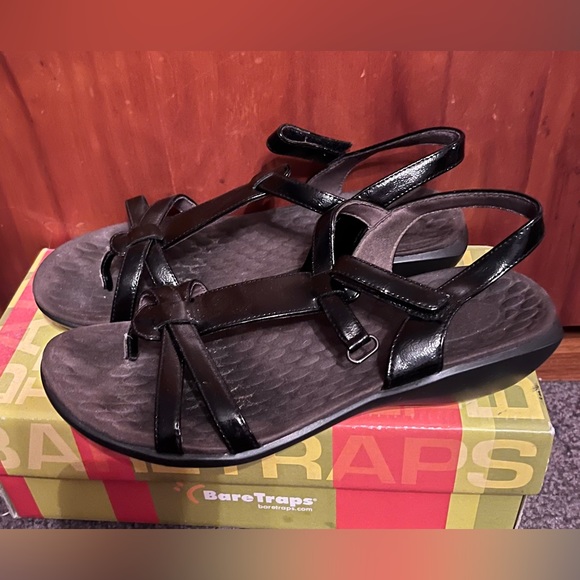 Beartrap Black Sandals - Picture 3 of 4